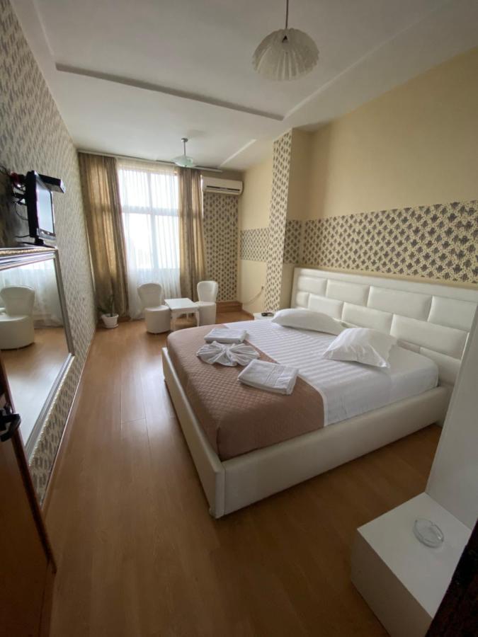 Hotel Arberia Tirana Exterior foto