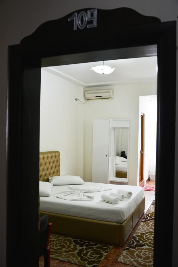 Hotel Arberia Tirana Exterior foto