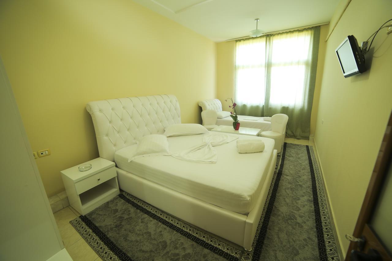 Hotel Arberia Tirana Exterior foto